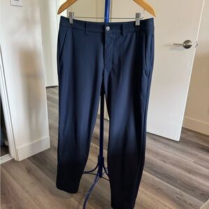 Lululemon abc trouser slim fit navy warpstreme. 32w/30l